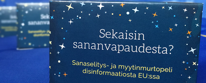 Sanaselitys- ja myytinmurtopelikorttipakka.