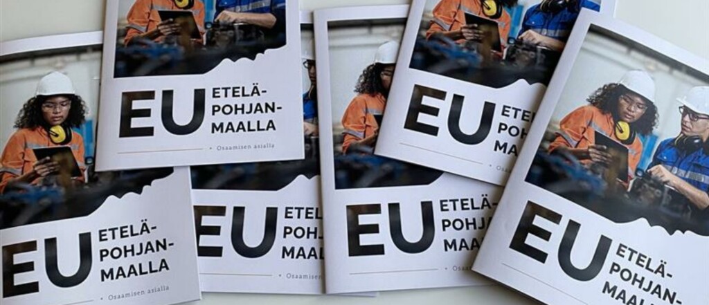 EU Etelä-Pohjanmaalla -lehtiä rivikkäin pöydällä.